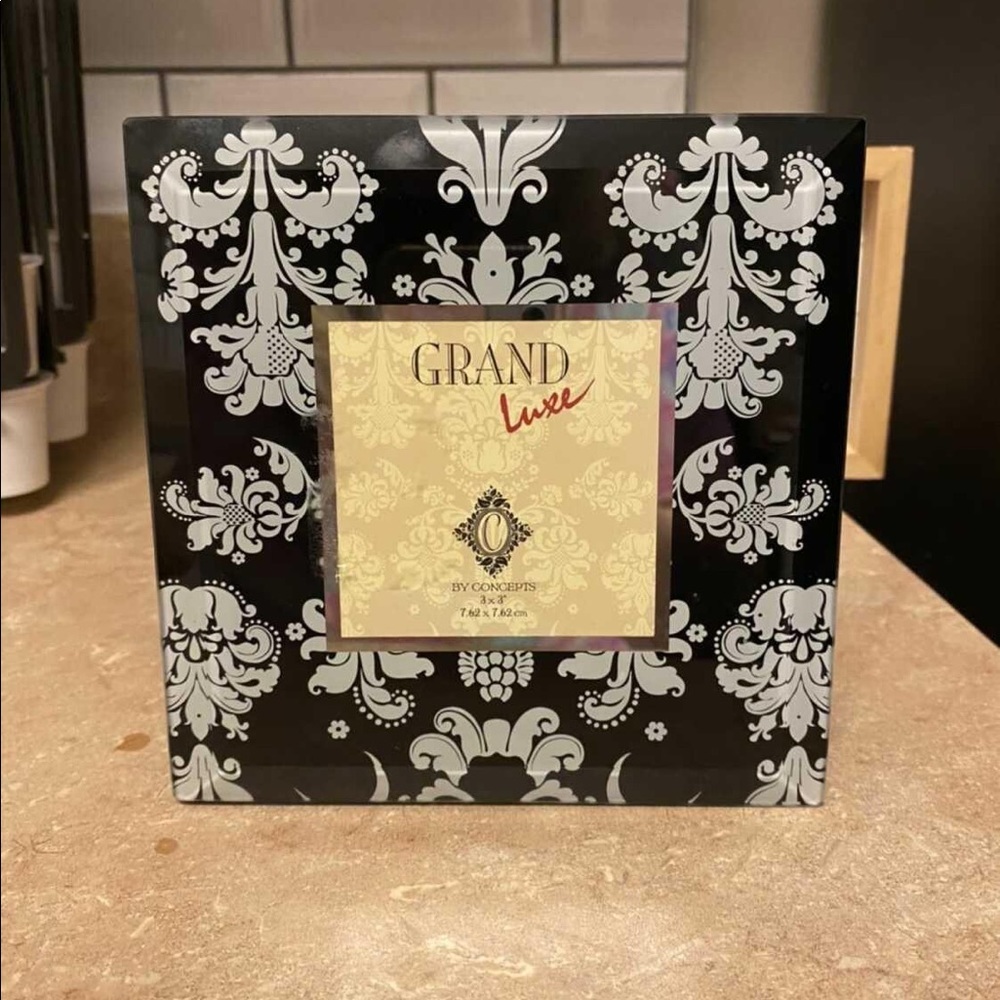 Brand new Black and white glass picture frame 3x3 super nice and sturdy